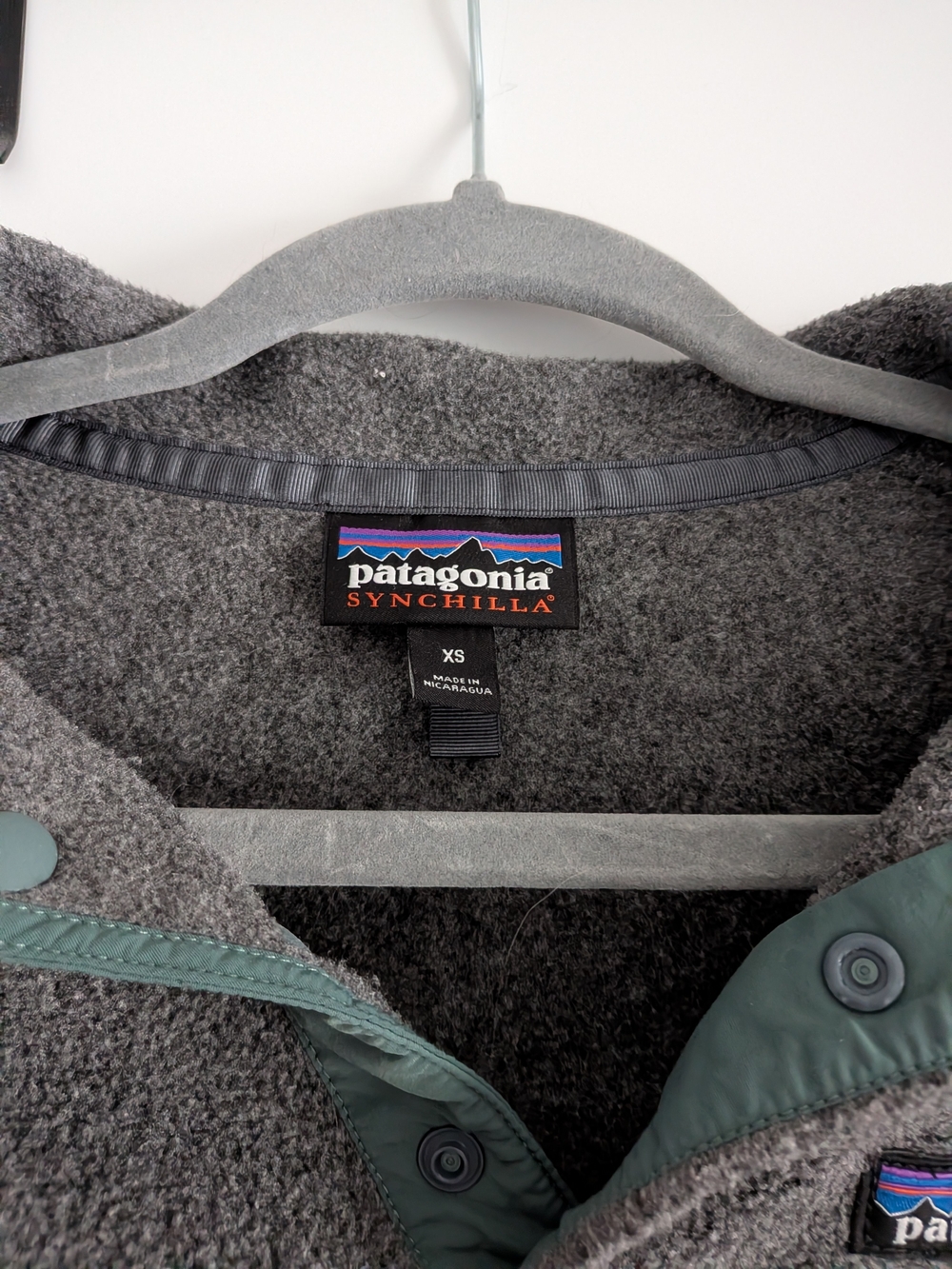 Patagonia Synchilla Women's Gray Fleece Jacket with Green Trim